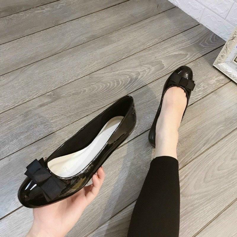 Giày bệt Nư đính nơ đen bóng