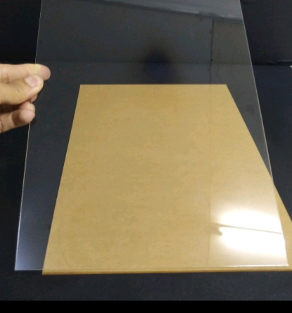Tấm nhựa mica trong suốt  dày  3mm ( ĐỦ SIZE) , nhận cắt kích thước theo yêu cầu