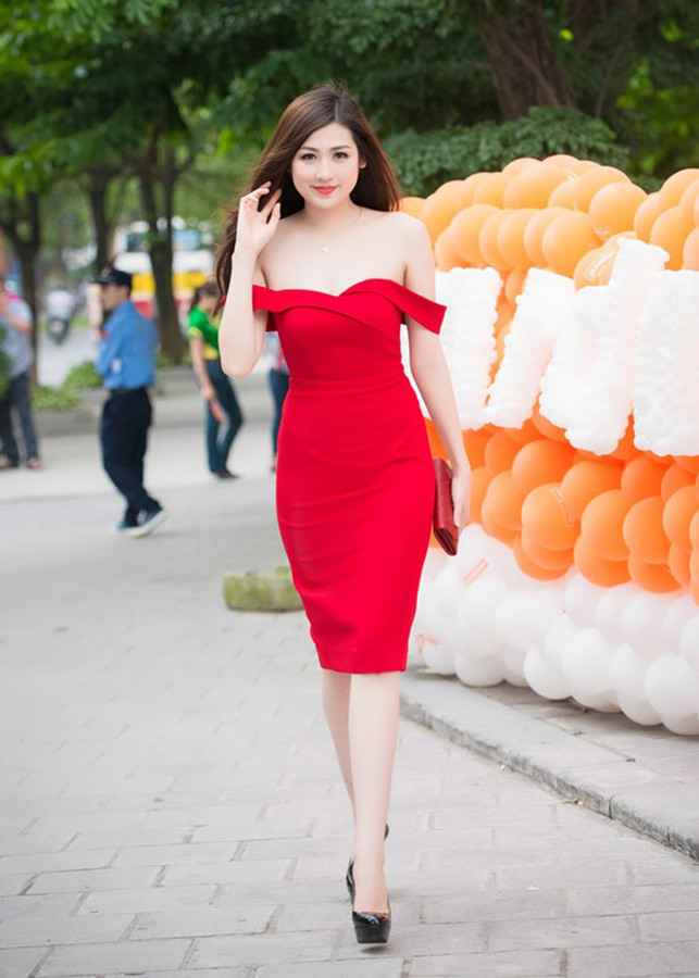 Đầm ôm body da beo cổ chéo cá tính