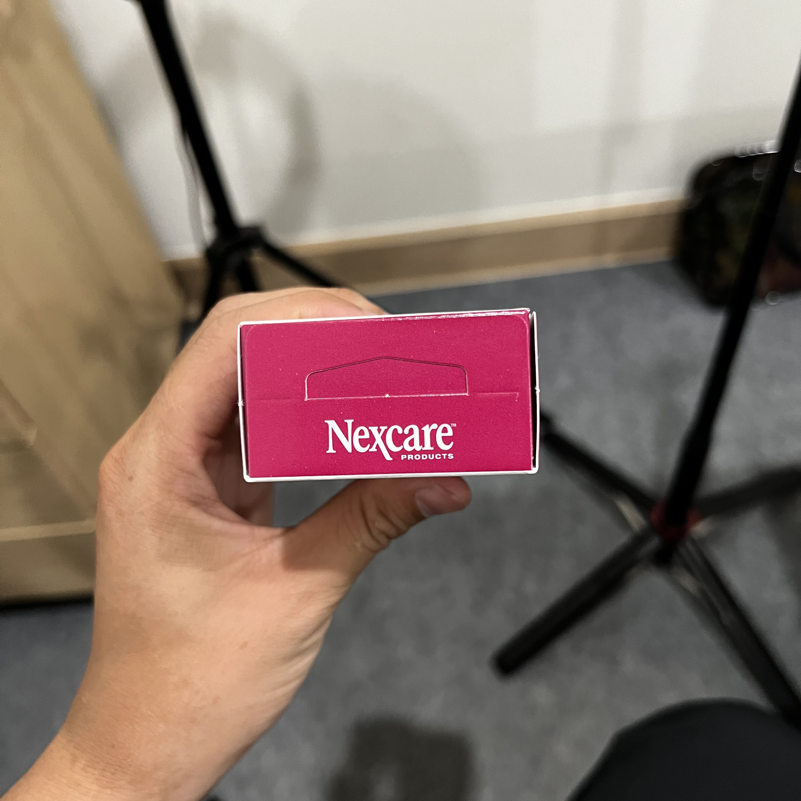 Hộp 20 miếng dán mắt hỗ trợ nhược thị trẻ em 3M Nexcare 1537 cỡ bé, sản xuất tại Canada