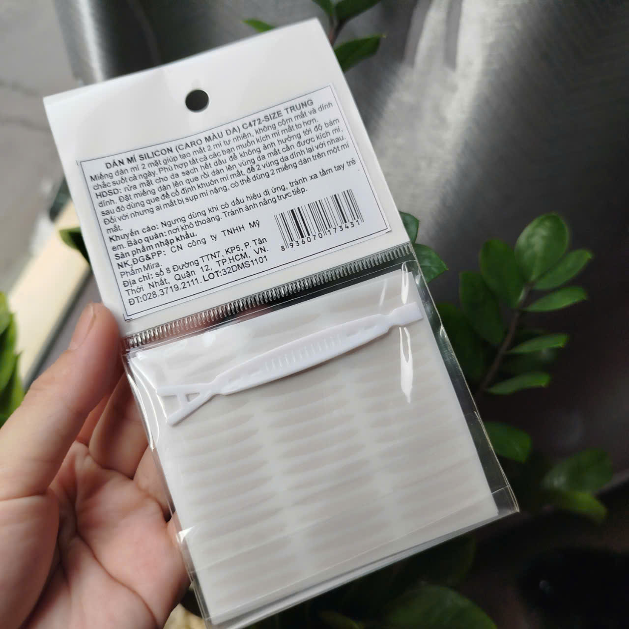 Miếng dán kích mí trong suốt Suri tặng kèm móc khoásuri