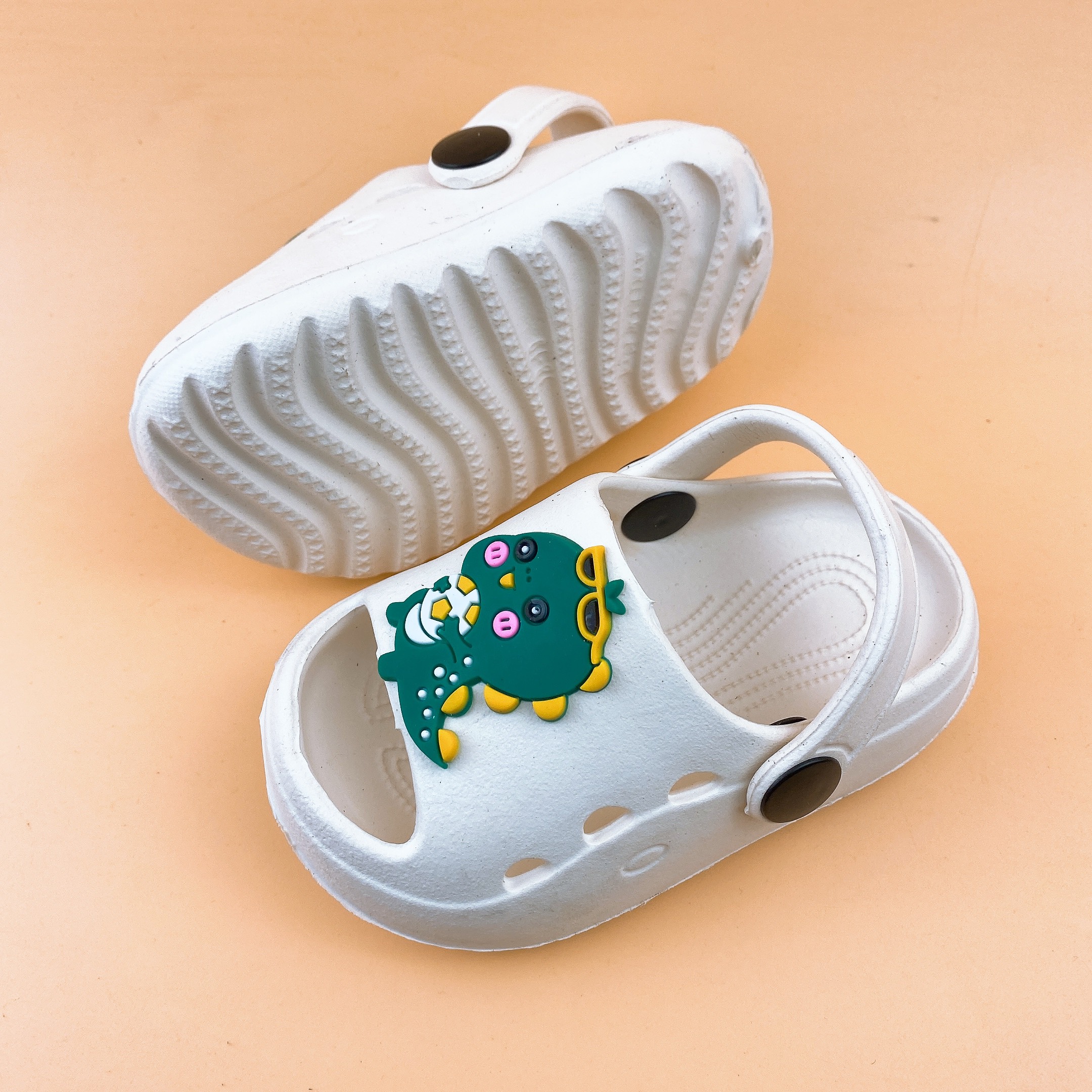 Dép hở mũi cho bé , sục cho bé trai bé gái sticker khủng long siêu nhẹ chống trơn trượt