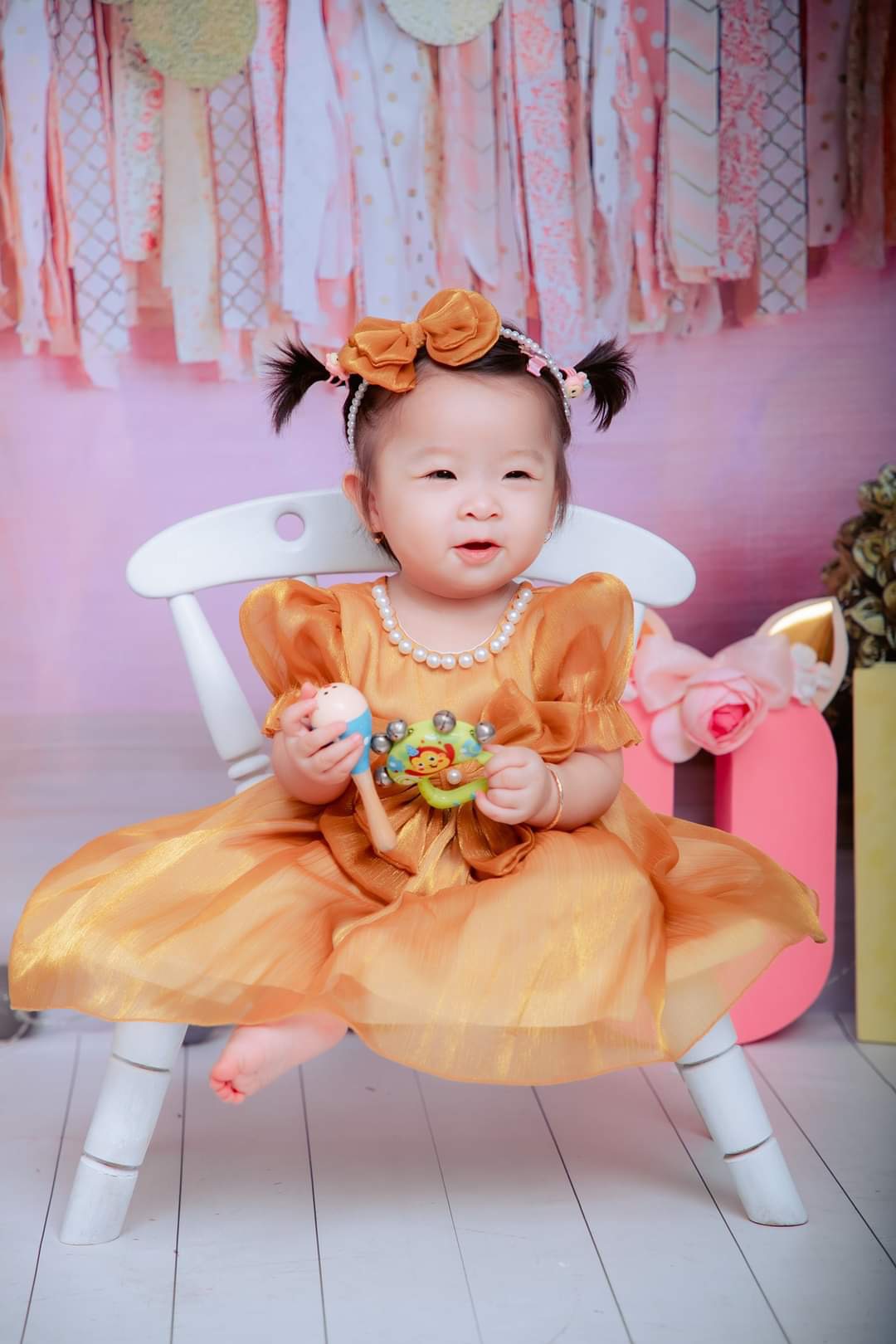 Váy Tơ Vàng Lấp Lánh Cho Bé Gái 4 Đến 28kg, Đầm Bé Gái Tặng Kèm Cài