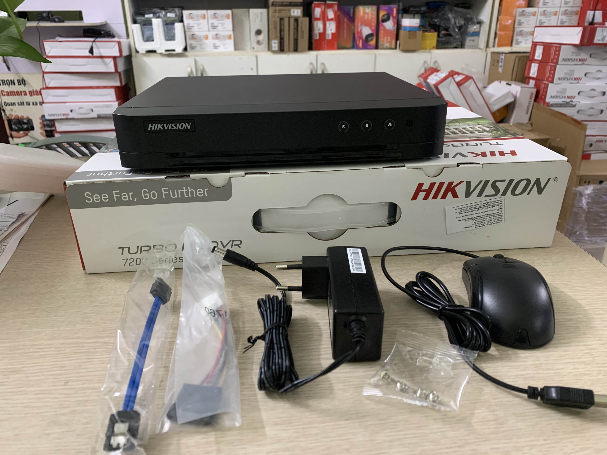 Trọn bộ 5 camera Hikvision chính hãng DS-2CE56D0T-IRP + DS-2CE16D0T-IRP và đầu ghi DS-7108HGHI-F1/N