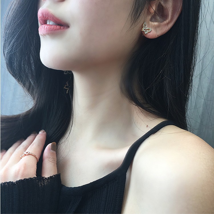 Bông tai nữ tua rua hình bướm đính đá bất đối xứng
