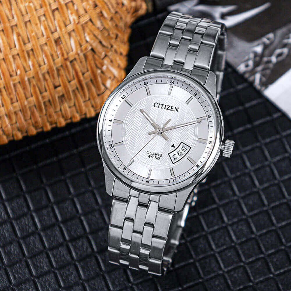 Đồng Hồ Nam Citizen Pin (Quartz) BI1050-81A (40mm) - Dây Kim Loại - Kính Khoáng - Mặt Trắng