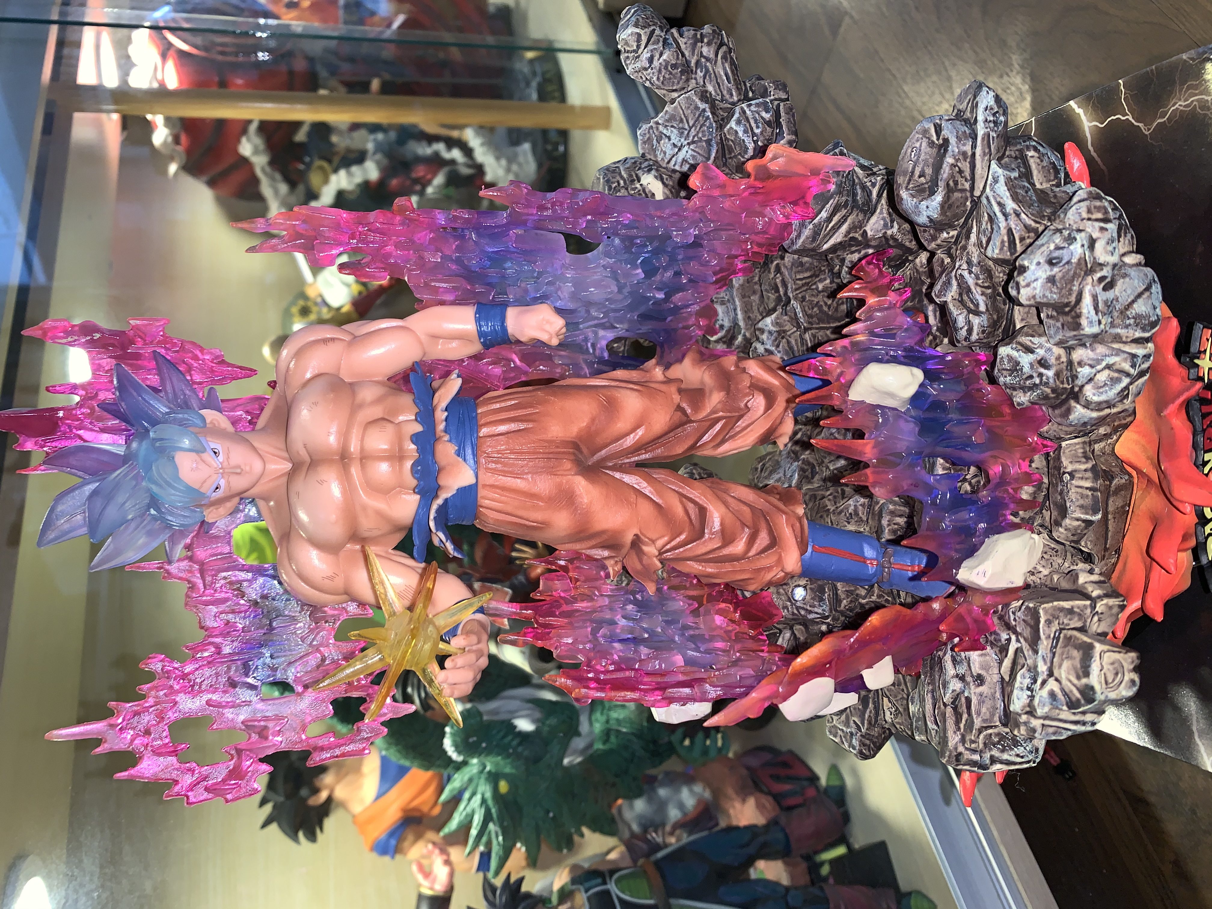 Mô hình Goku supper saiyan Dragon ball có Led 35cm
