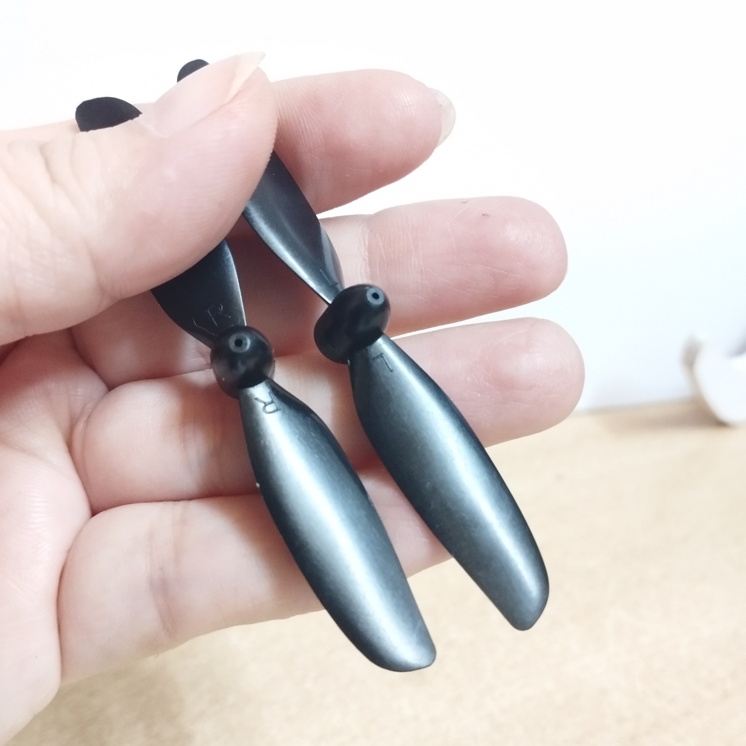 Cặp cánh thuận nghịch đường kính 75mm màu đen