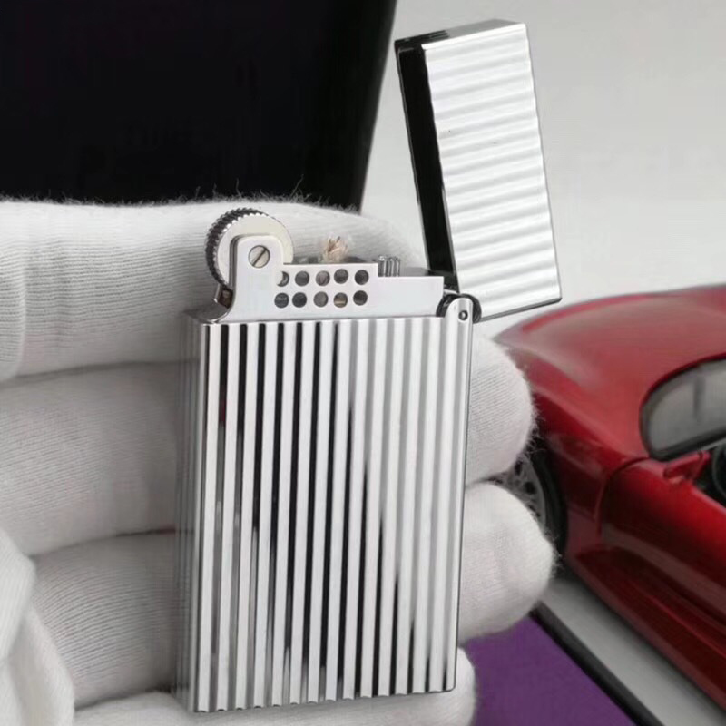 Hộp Quẹt Bật Lửa DX 06 Dùng Xăng Đá Họa Tiết Kẻ Sọc Cao Cấp