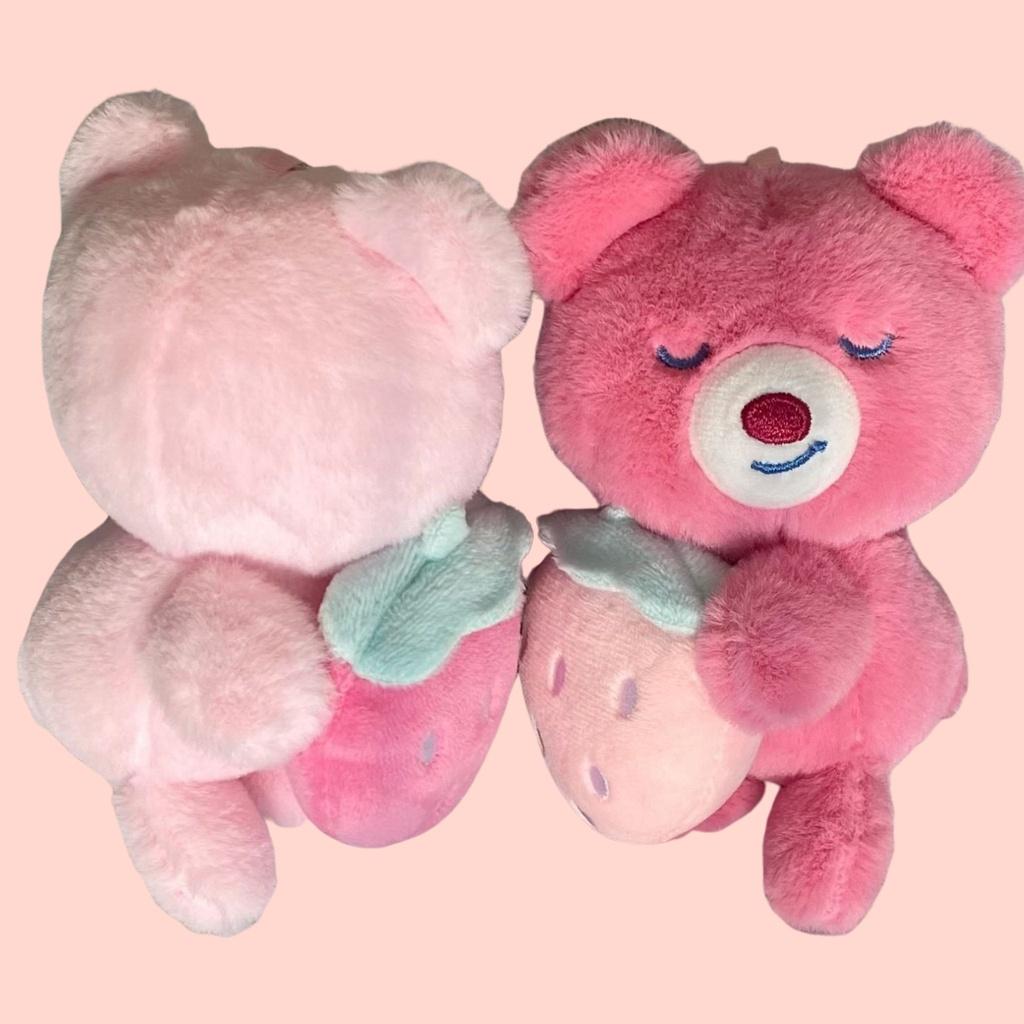 Gấu bông Lotso ôm dâu nhỏ 20cm dễ thương, Gấu dâu cute
