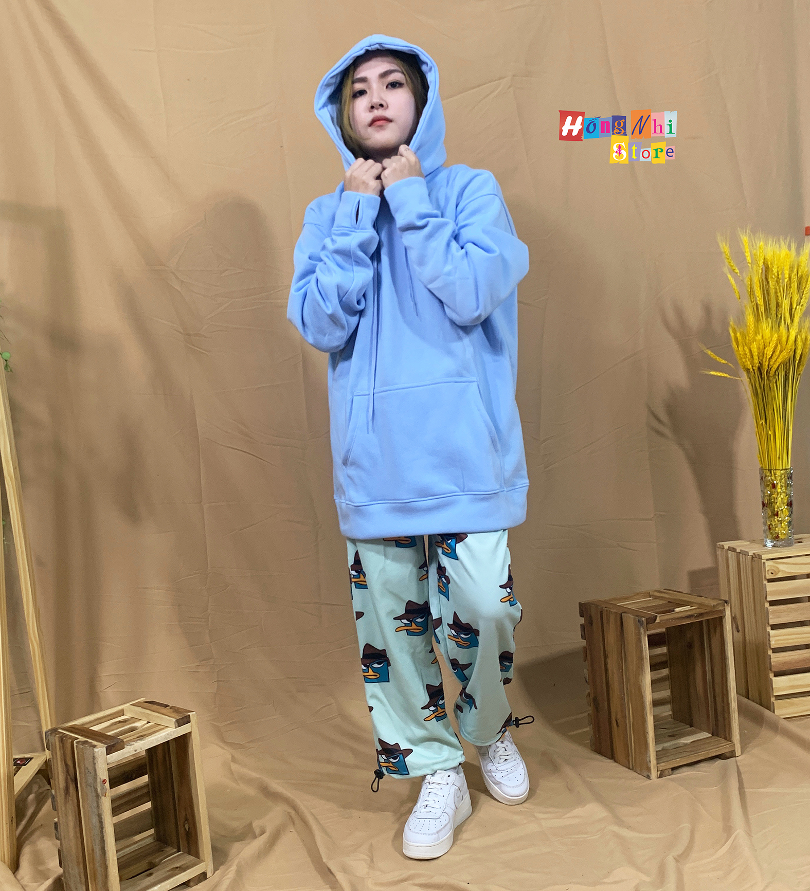 Áo Hoodie Trơn Màu Xanh Dương Nhạt Cao Cấp Dáng Rộng Unisex Nam Nữ Mặc Được - MM