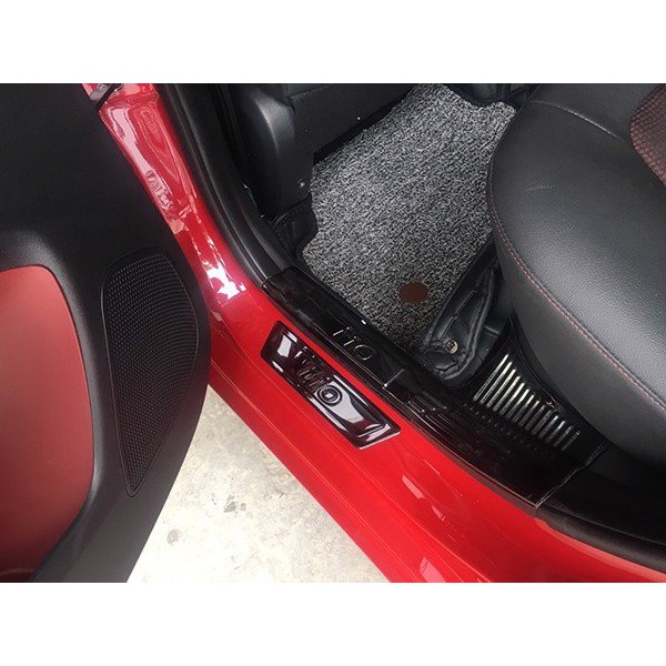 Ốp bậc cửa, Nẹp Bước Chân Trong, ngoài Xe Hyundai i10 2014 - 2020 chất liệu Titan cao cấp