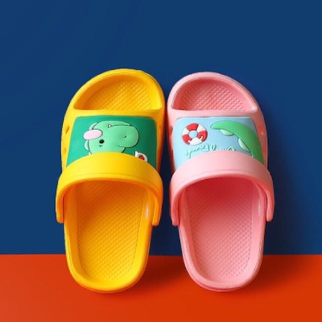 Sandal ngộ nghĩnh đáng yêu cho bé