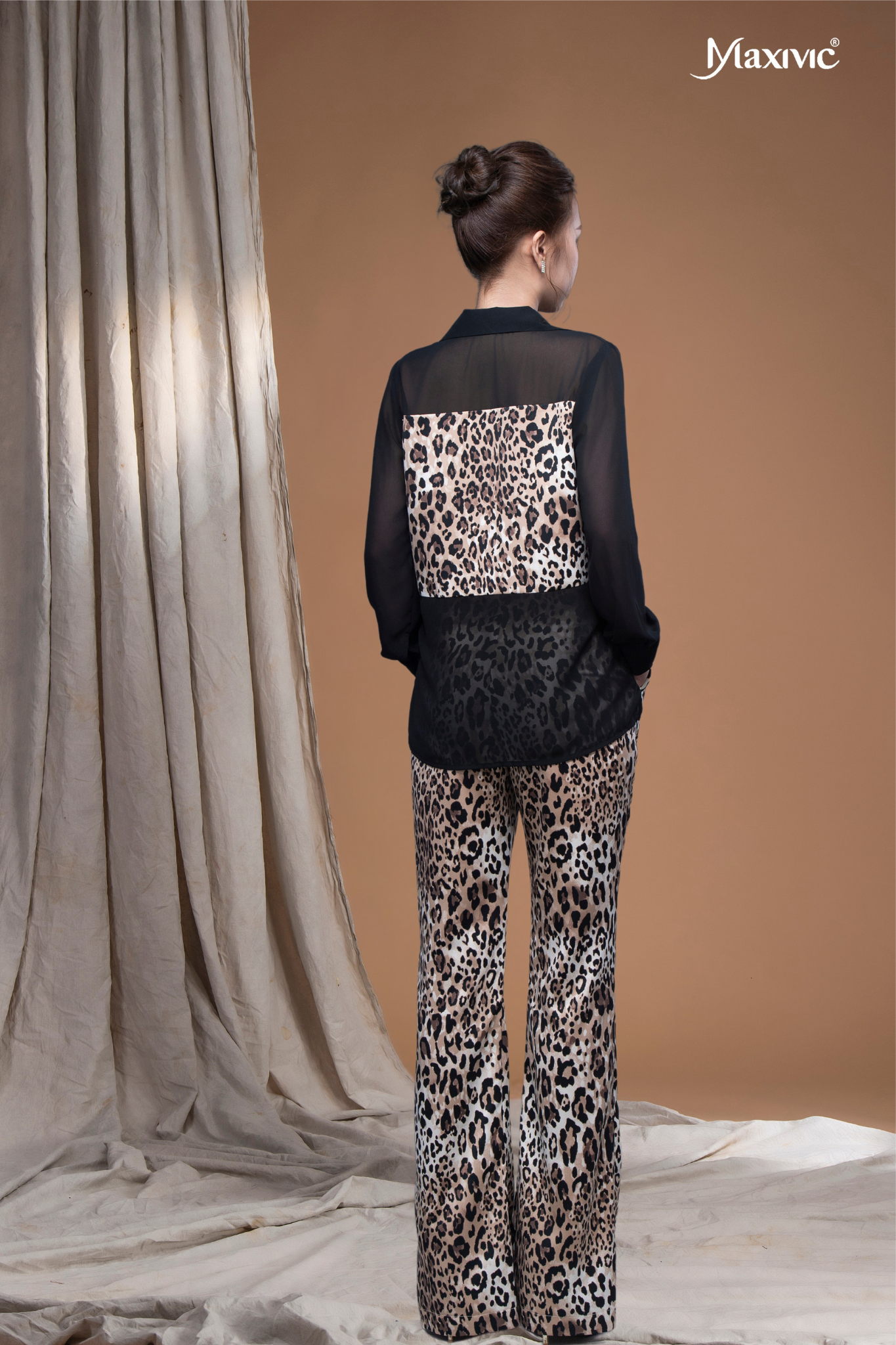 Áo sơ mi chiffon đen phối beo lụa cát LM112432 [BST Da Beo