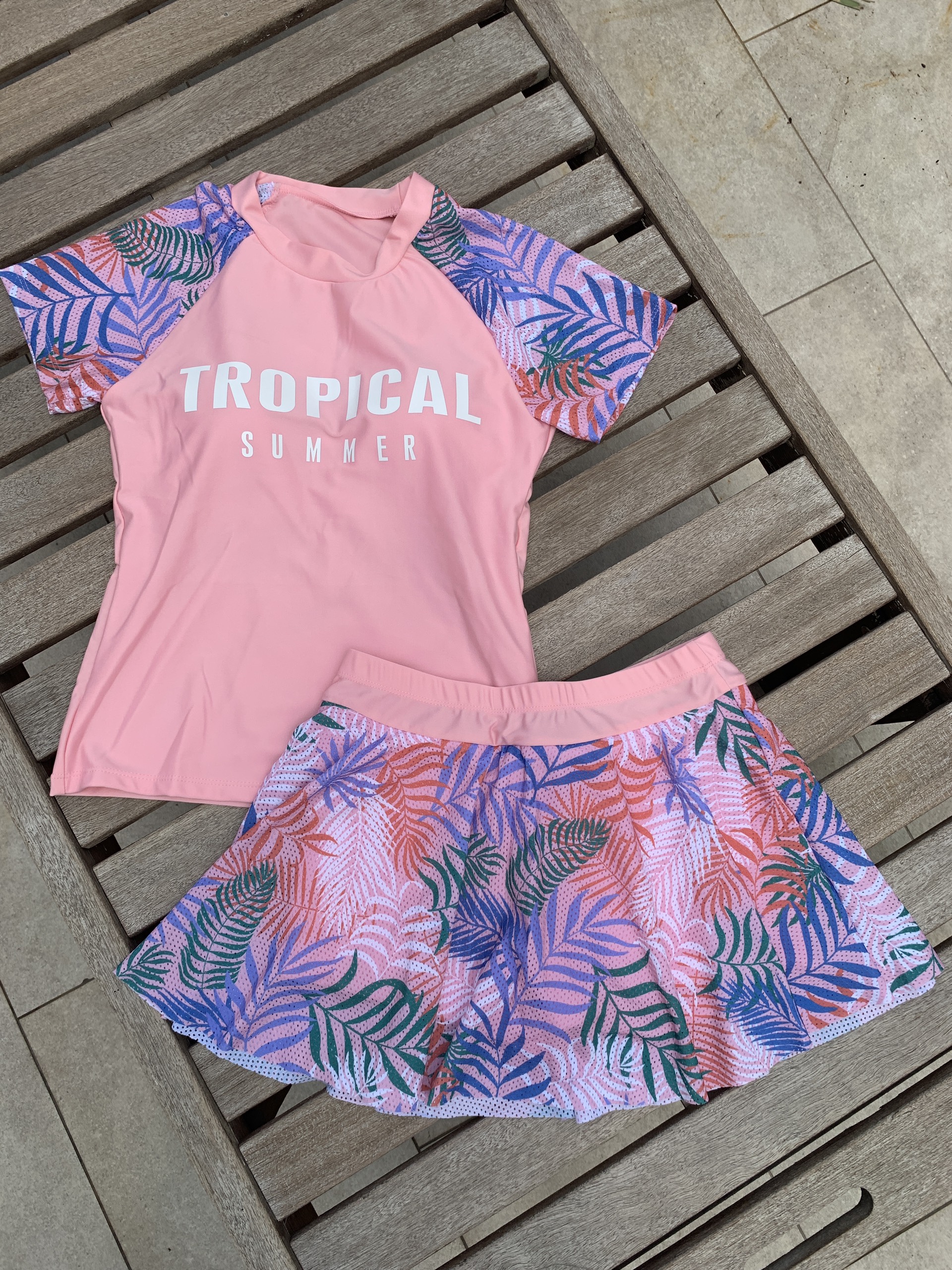 Đồ Bơi 2 Mảnh Tay Ngắn Váy Xòe Họa Tiết Màu Hồng - Tropical Summer