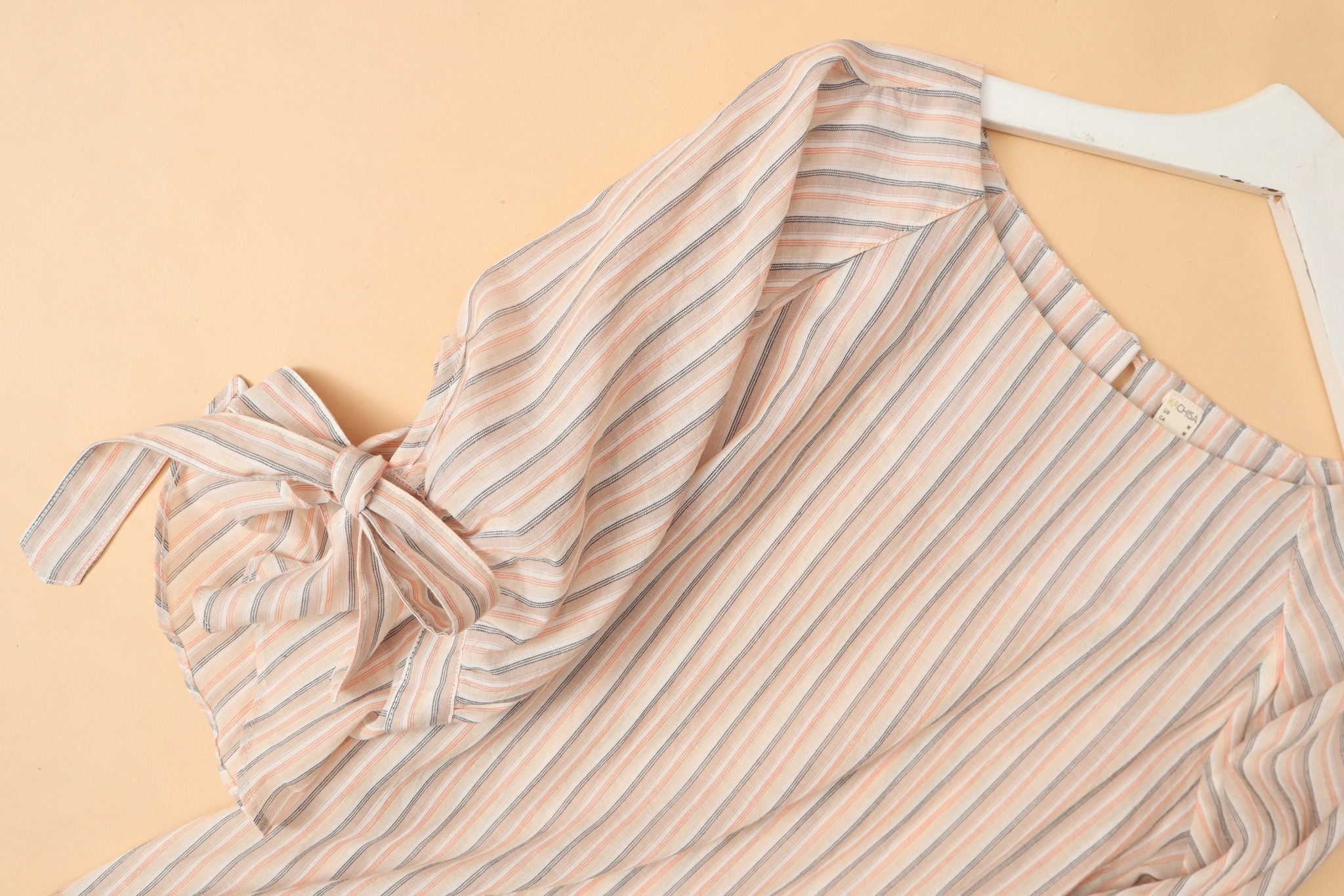 Áo KACHISA cổ tròn cotton sọc phối nơ tay