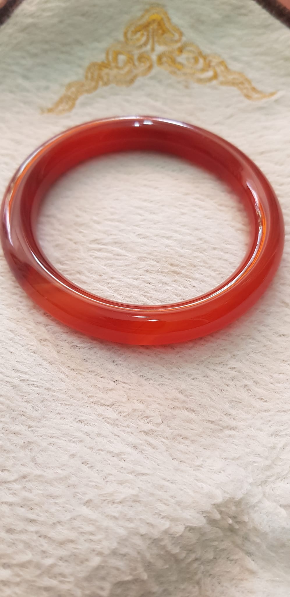 Vòng mã não đỏ Đậm vân ni 58mm x chột 9,2mm Nữ mệnh hỏa mệnh thổ màu đỏ đậm vân là màu chiến thắng Nặng 55kg - 65kg đeo đẹp ạ