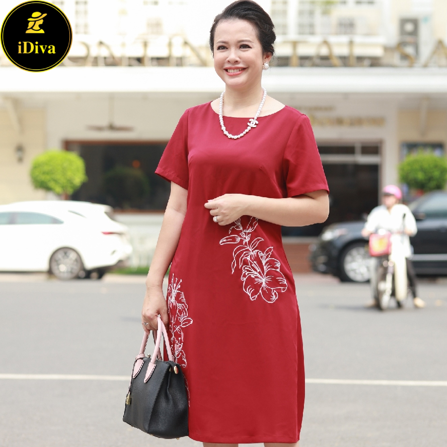 Đầm trung niên cao cấp iDiva D14-35, đầm lụa hoa thêu, mềm mại, sang trọng, dáng suông nhẹ bigsize phù hợp u50 dự tiệc &amp; dạo phố