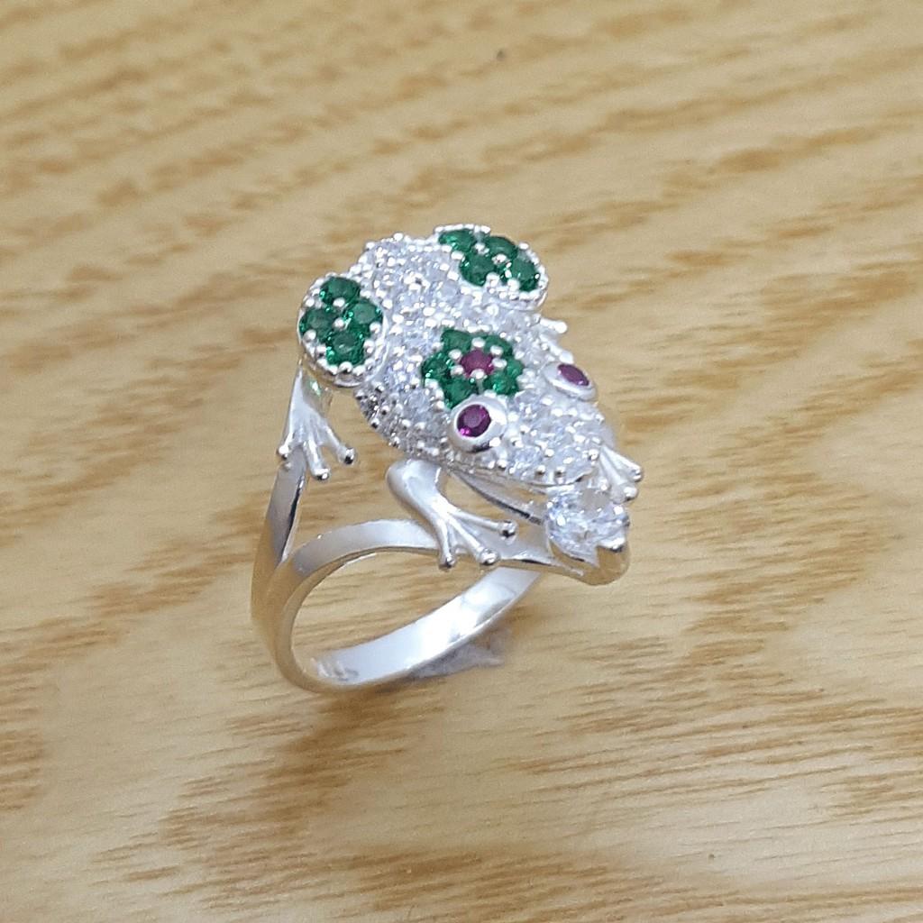 Nhẫn nữ con cóc ngâm kim tiền phong thủy chất liệu bạc ta gắn đá cao cấp trang sức Bạc Quang Thản - QTNU3