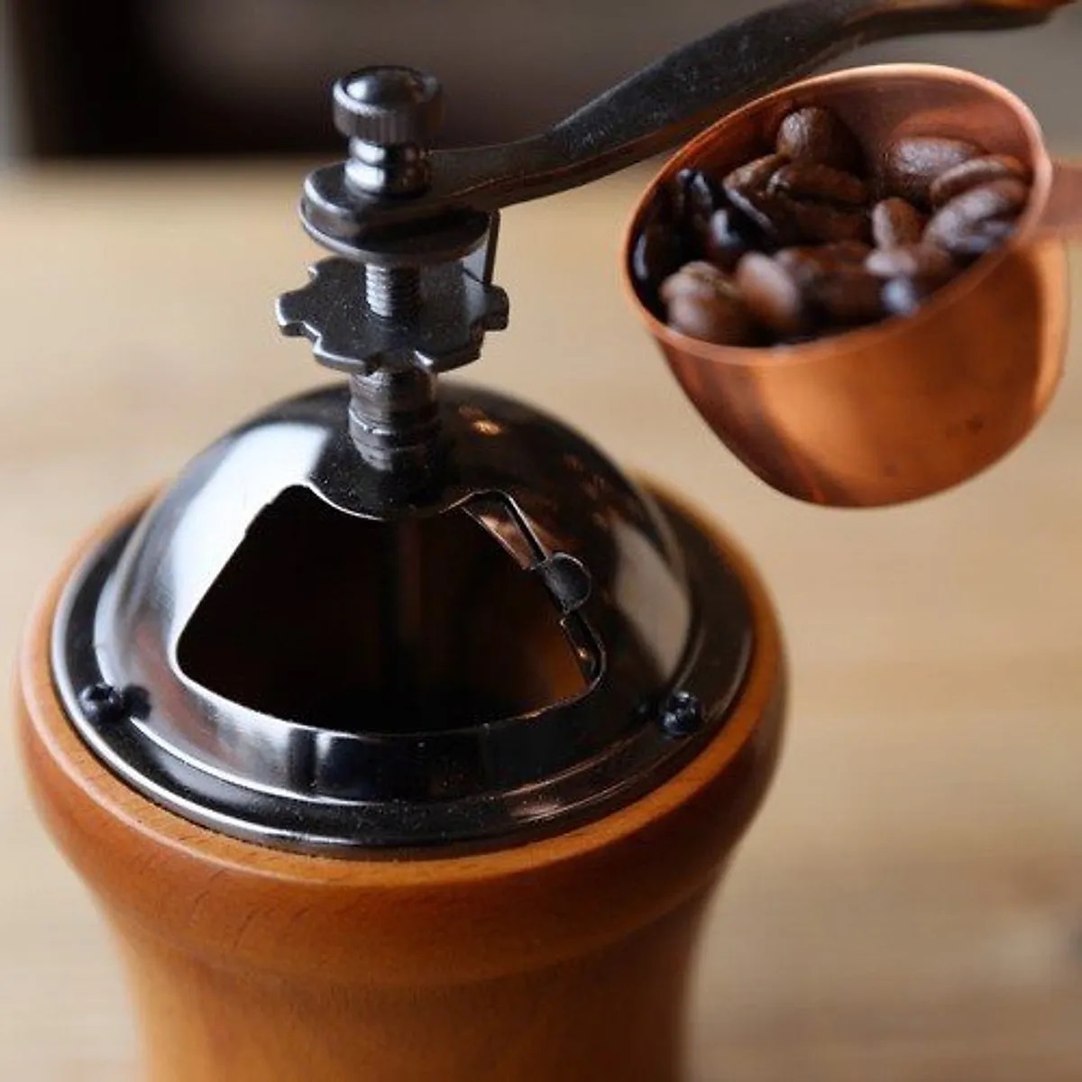 Máy Xay Cà phê Cầm Tay Hario Coffee Grinder - Mã MCD-2