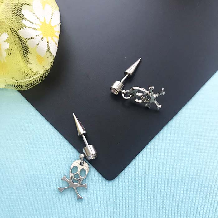 Khuyên tai đinh đầu lâu mix đá unisex thời thượng
