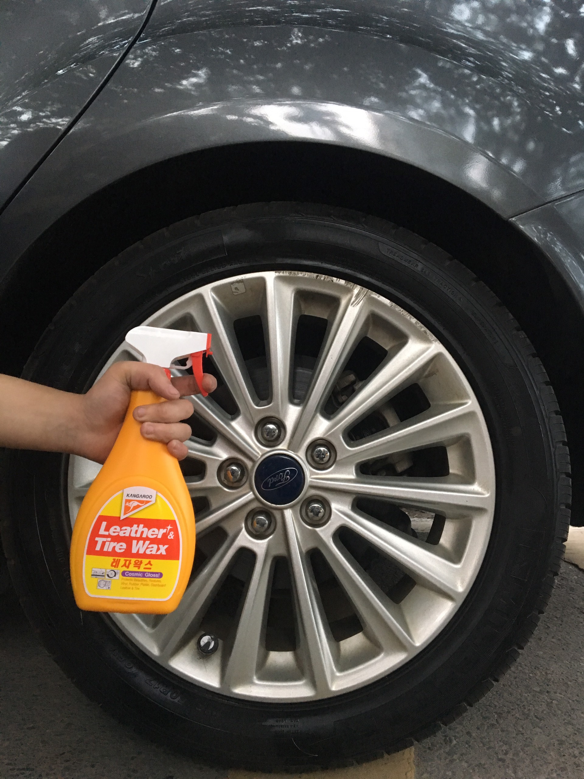 Dung dịch dưỡng bóng bề mặt da, nhựa và lốp xe Kangaroo Leather & Tire Wax 500ml