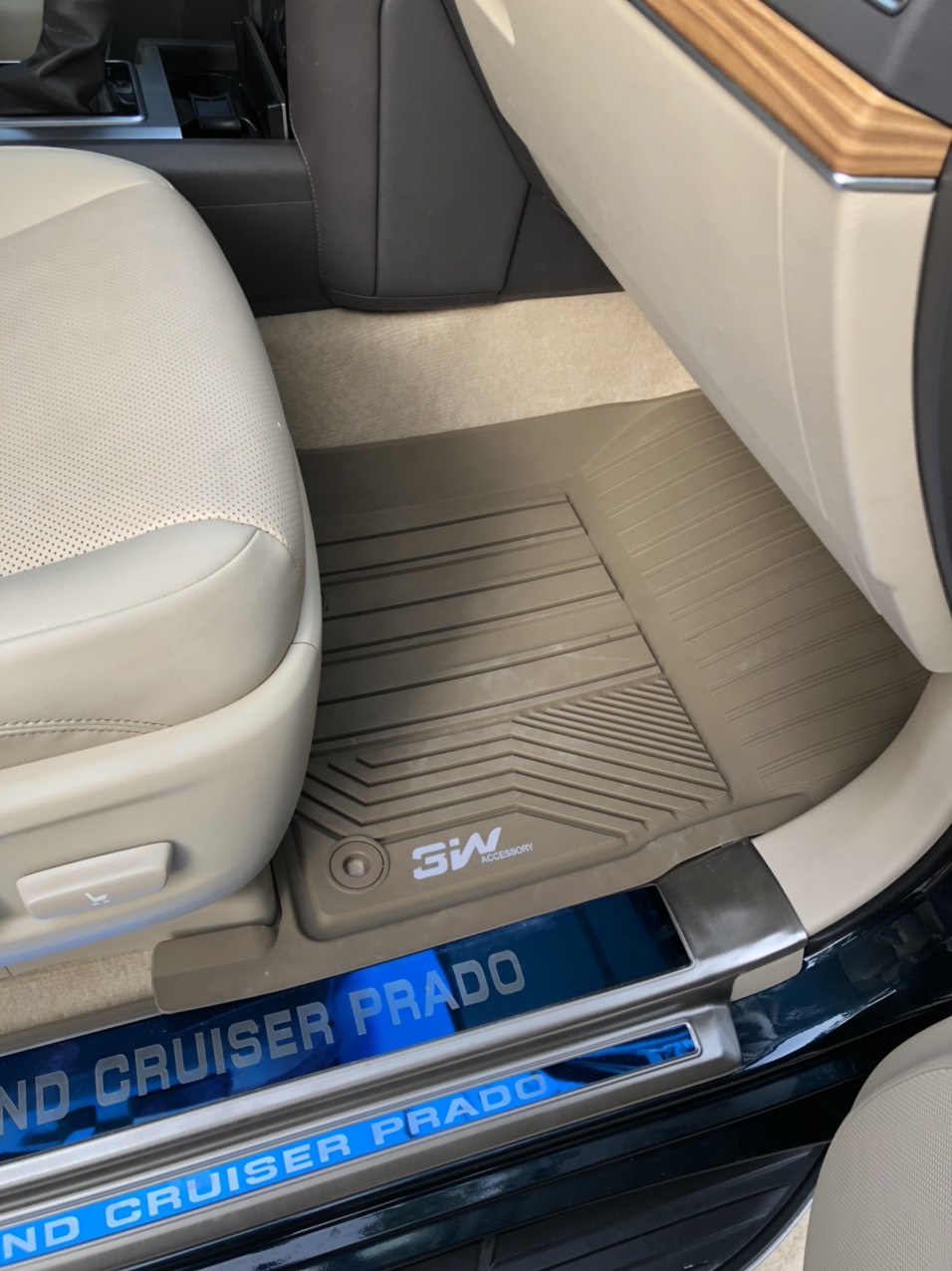 Thảm lót sàn xe ô tô Toyota Prado 2009+đến nay Nhãn hiệu Macsim 3W chất liệu nhựa TPE đúc khuôn cao cấp..