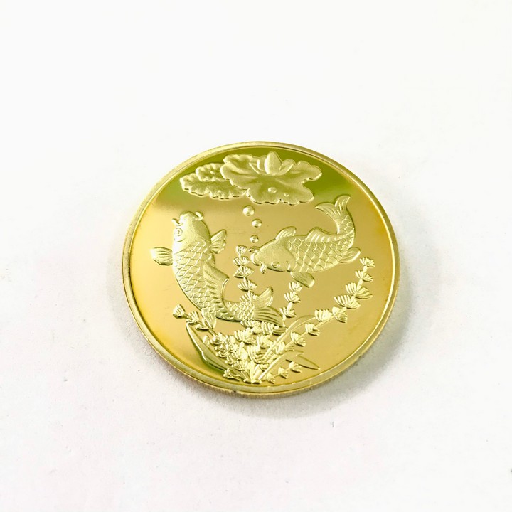 Xu 2 Cá Chép dùng dùng trưng bày trong nhà, trên bàn sách, khảm thủ công mỹ nghệ, làm quà tặng độc lạ ý nghĩa, kích thước 4cm, màu vàng - TMT Collection - SP005247