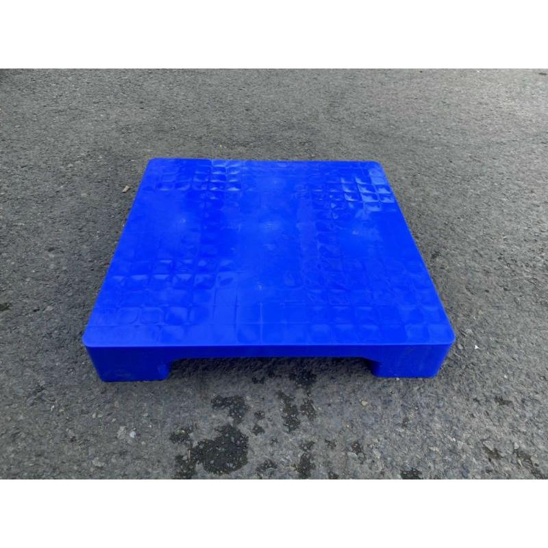 pallet vuông 60×60cm mặt bít