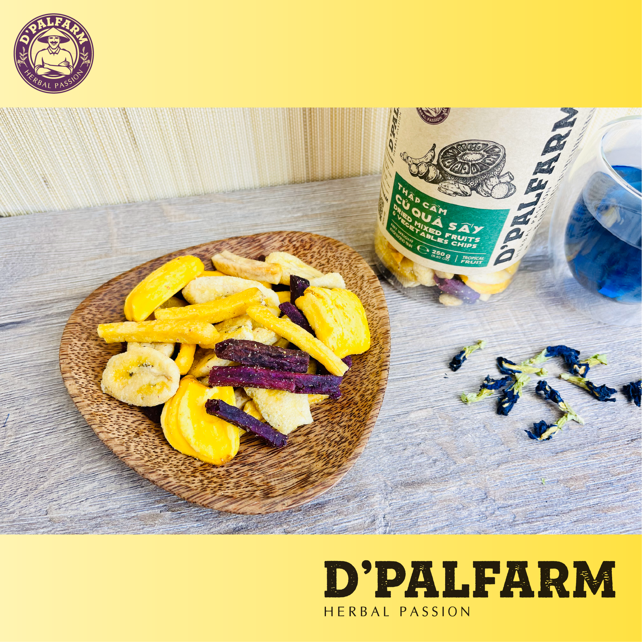 Thập cẩm củ quả sấy D'PALFARM, hũ 250g, thơm phức giòn rụm ngon khó cưỡng. Sản phẩm được đóng gói trong hũ PET nắp nhôm có seal sạch sẽ và tiện dụng, dễ bảo quản sau khi dùng, rất phù hợp ăn vặt ở văn phòng, trong xe hơi, cho trẻ em hay khi đi du lịch.