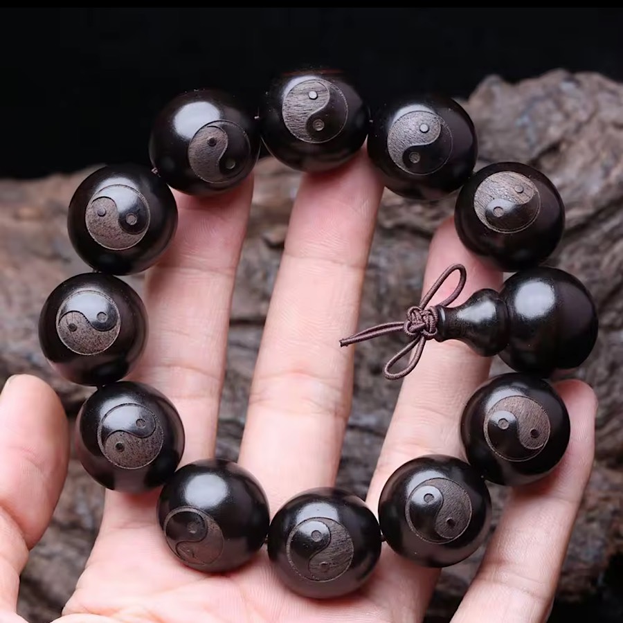 VÒNG TAY GỖ MUN KHẮC THÁI CỰC 15mm