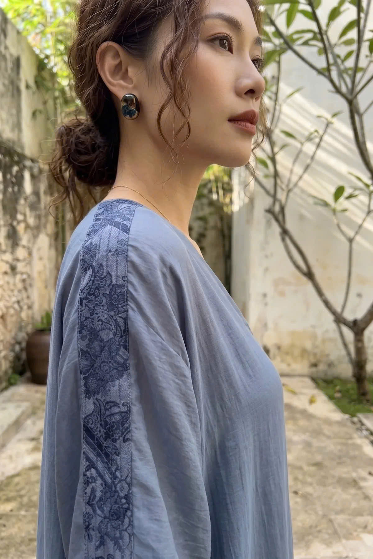 Đầm Suông Dài Kaftan Xanh Phối Hoạ Tiết Lam Vũ Dre240 thời trang Hity