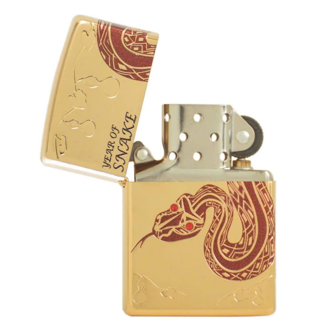 Bật lửa Zippo Year of the Snake 2025 - Phiên Bản Giới Hạn Châu Á (1000 Bản), Mạ Vàng Gold Plating Xước Bụi Khảm Đỏ Cao Cấp