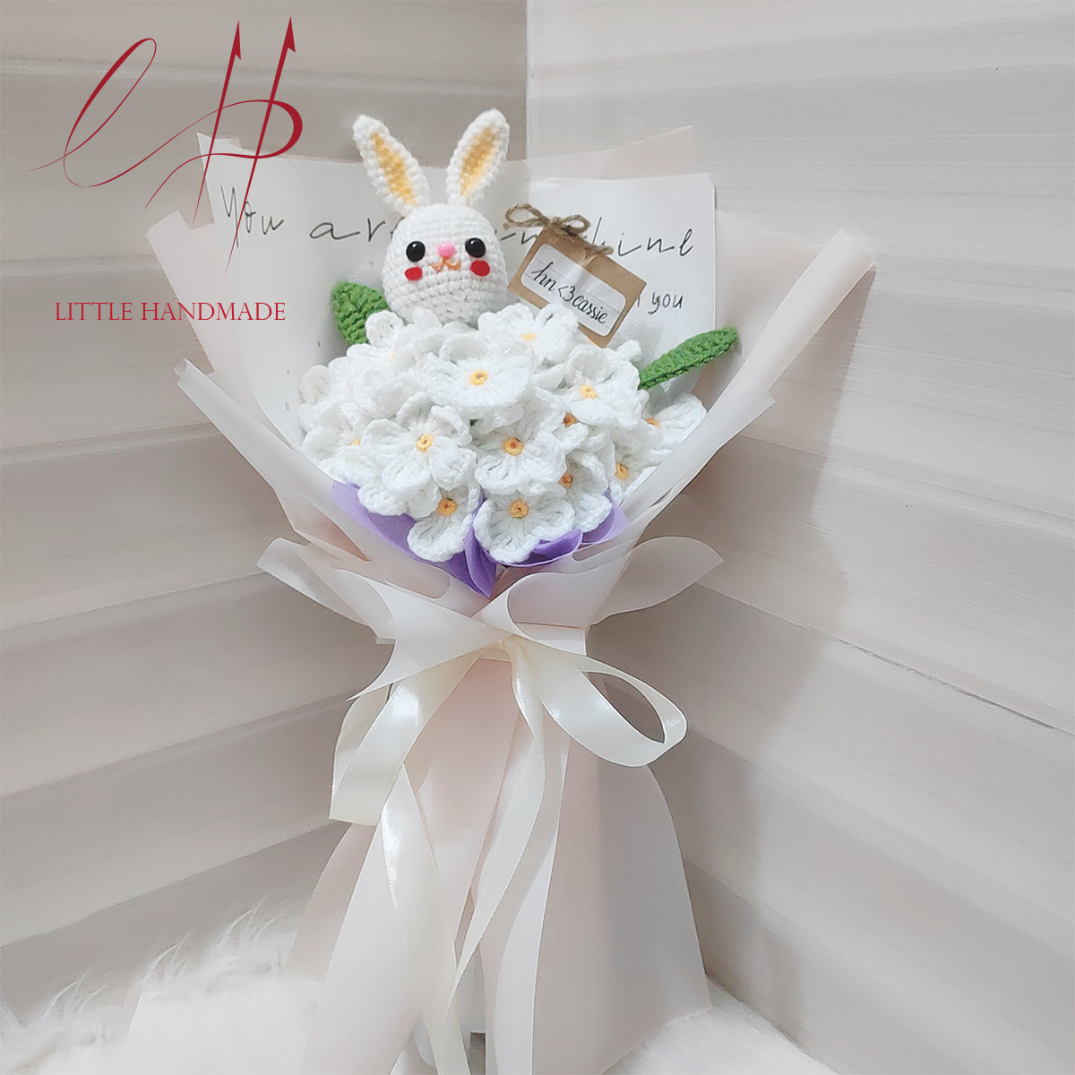 Bó hoa lưu ly 18 bông và thỏ bằng len handmade