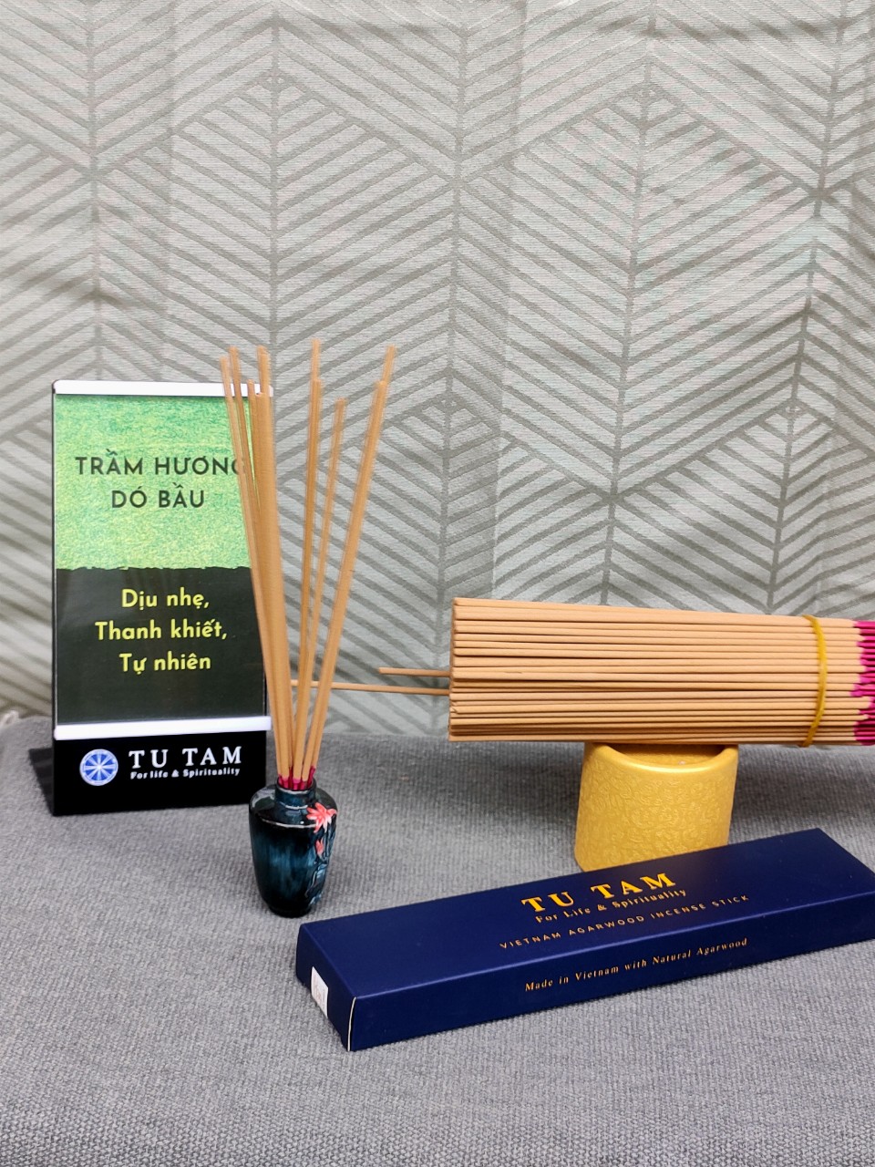 Nhang Trầm Từ Tâm 2 tấc, hộp 100g 150 cây- Giải pháp Nhang Sạch & An Toàn cho Gia đình chung cư, văn phòng, cửa hàng
