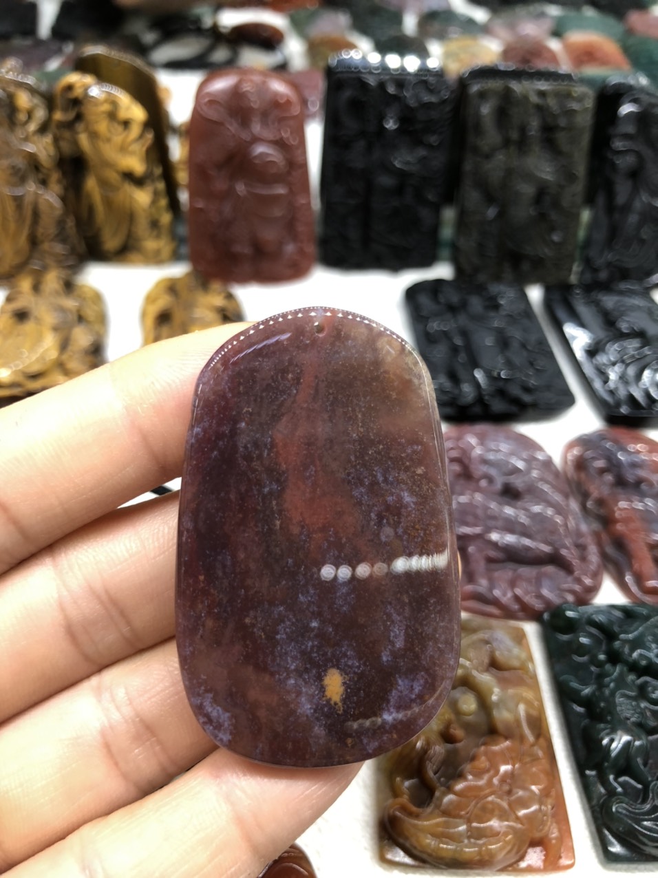 Mặt dây chuyền Đại bàng phong thủy đá ngọc băng tảo