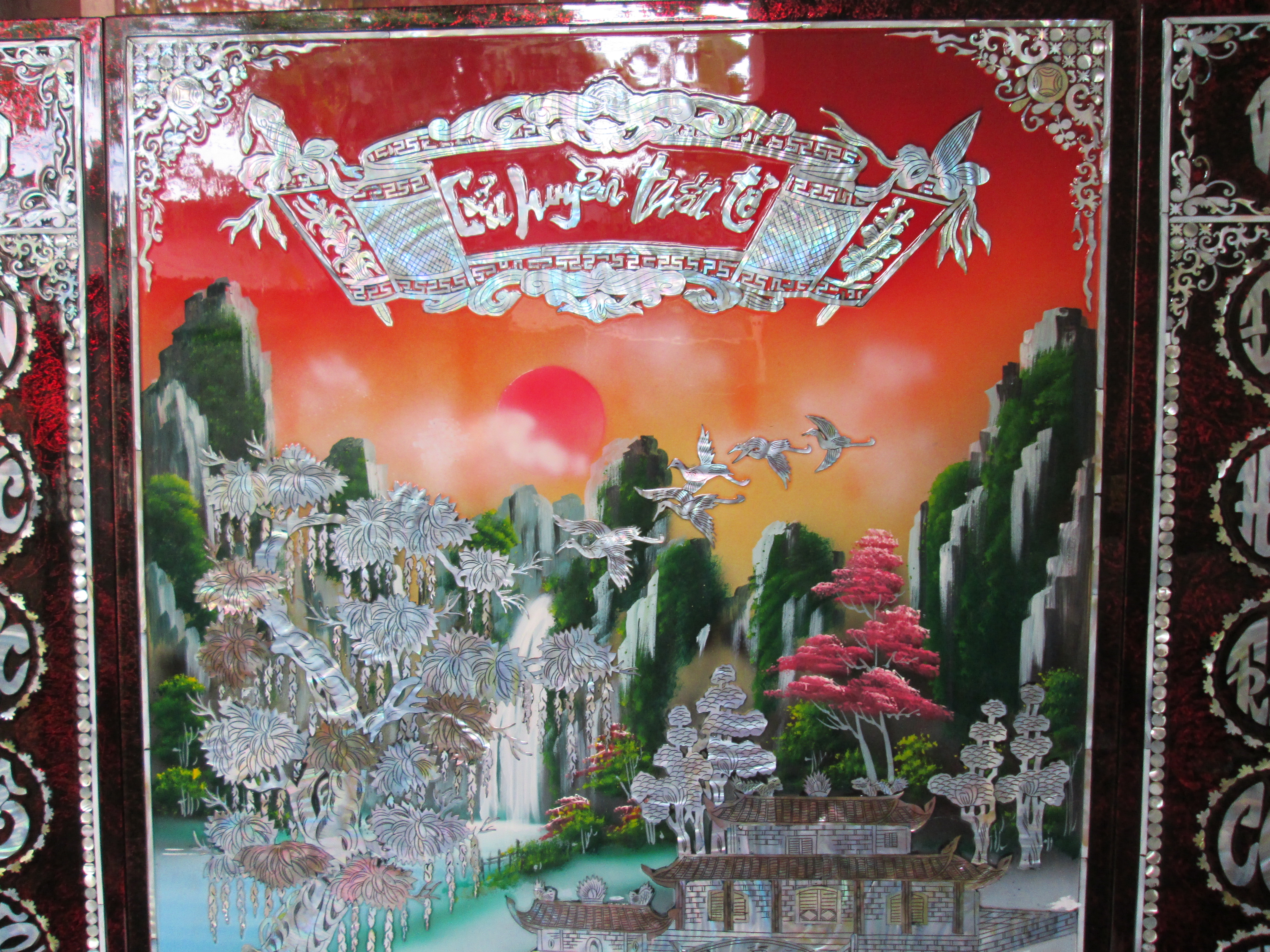 LIỄN THỜ GIA TIÊN - CỬU HUYỀN THẤT TỔ - CÂY ĐA BẾN NƯỚC SÂN ĐÌNH - TRANH MẪU ĐẸP - BỘ 3 TẤM - KÍCH THƯỚC 106x106 CM