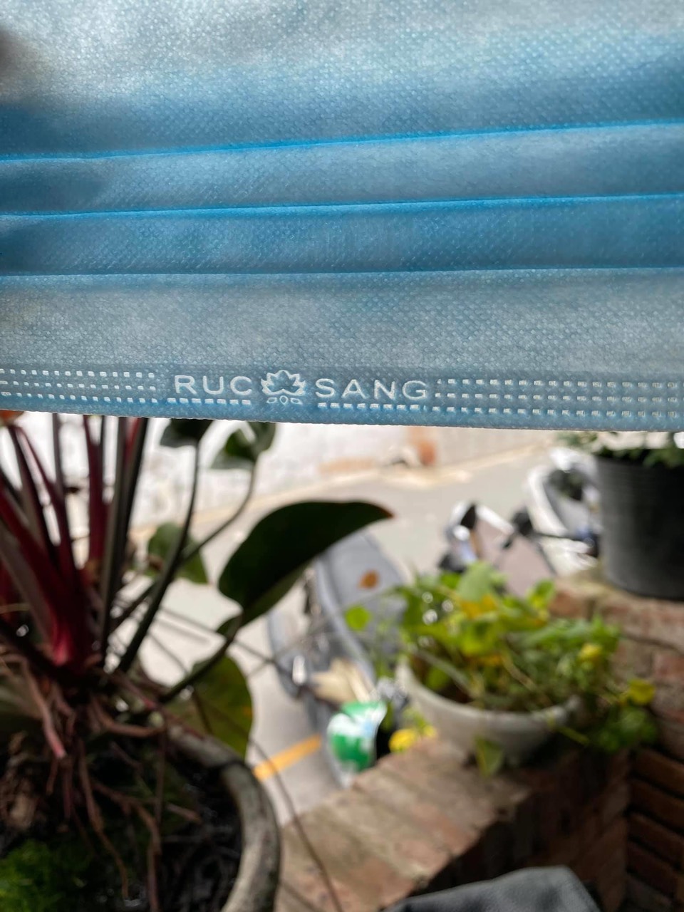 Khẩu trang y tế 4 lớp cao cấp giấy kháng khuẩn hộp 50 cái, hàng công ty Rực Sáng, tiêu chuẩn xuất khẩu