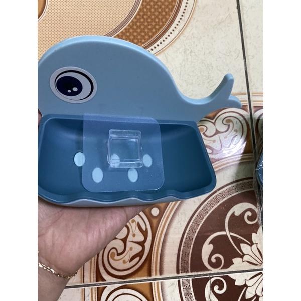 Khay để xà phòng nhà tắm hình cá heo+ miếng dán kèm
