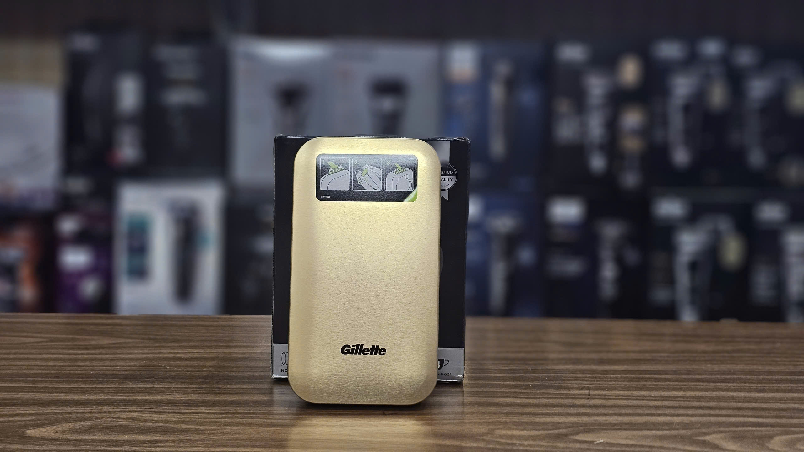 DẠO CẠO ƯỚT DÀNH CHO NAM GILLETTE LABS KÈM HỘP ĐỰNG MẦU GOLD Hàng chính hãng