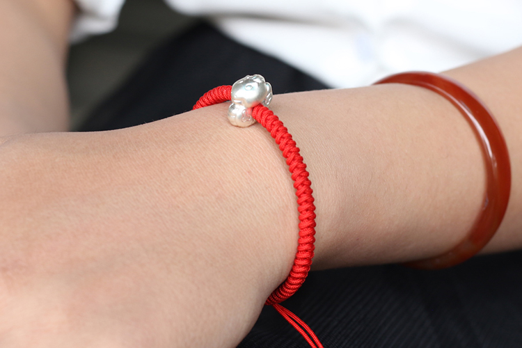 Vòng Tay Kết Dây Tuổi Tỵ Ngọc Quý Gemstones