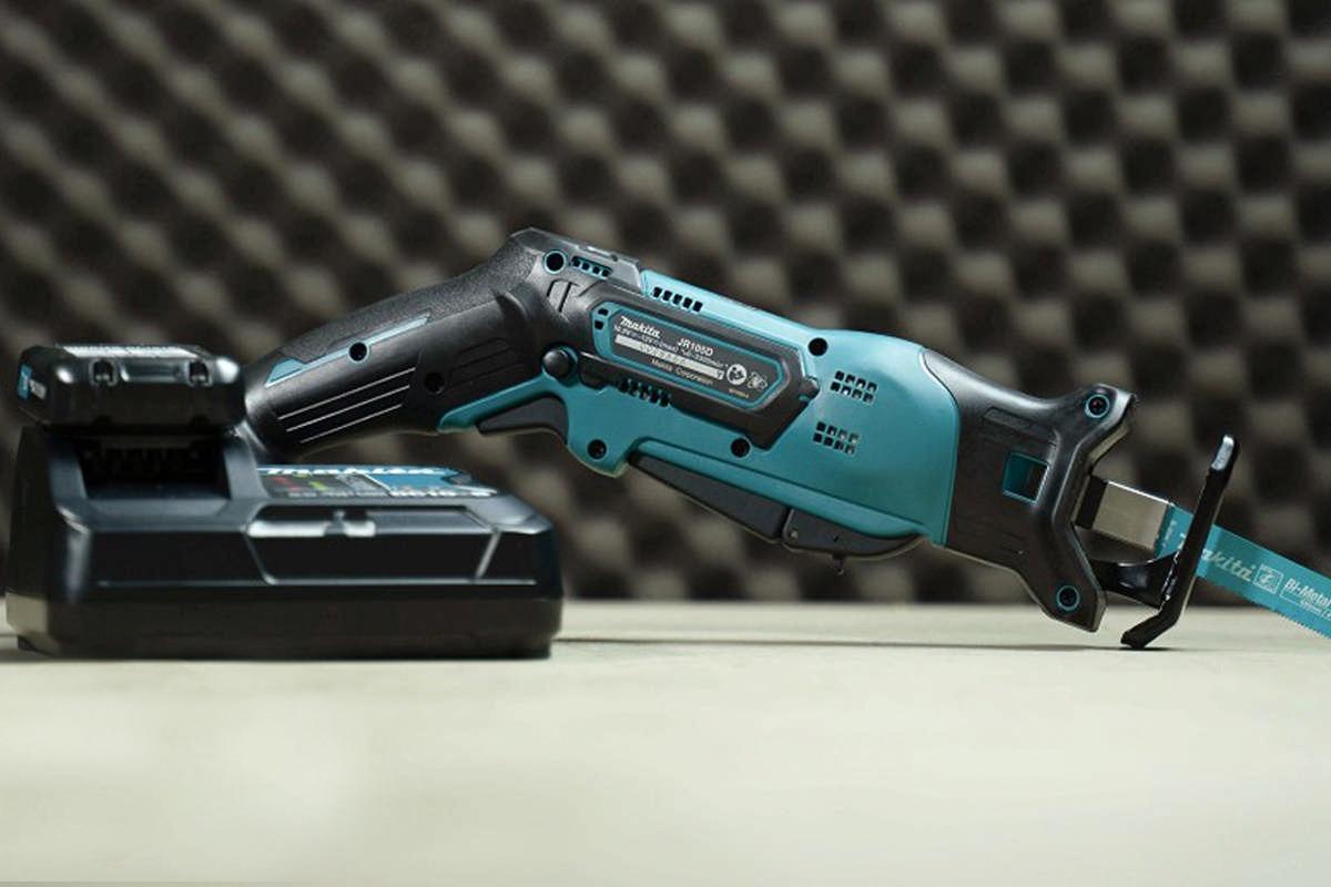 MÁY CƯA KIẾM DÙNG PIN 210W 13MM MAKITA JR105DSAE - HÀNG CHÍNH HÃNG