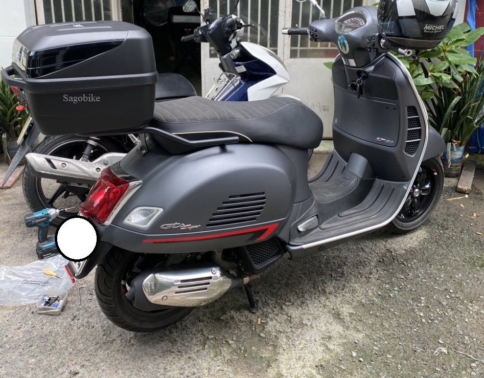 Thùng xe Vespa GTS, thùng Givi B32NB và baga givi SR GTS