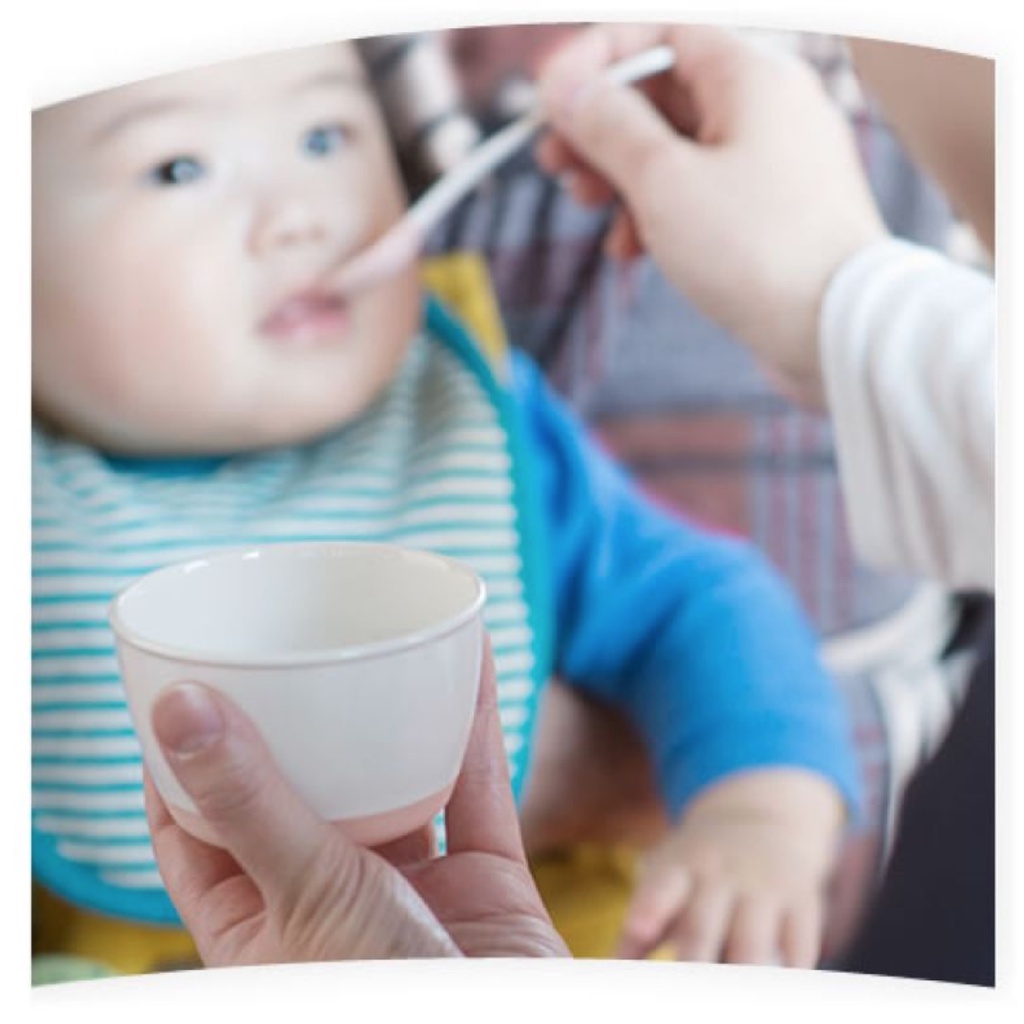 Bộ cốc tập uống và chén ăn dặm có nắp kèm muỗng mềm Richell Nhật Bản | Baby