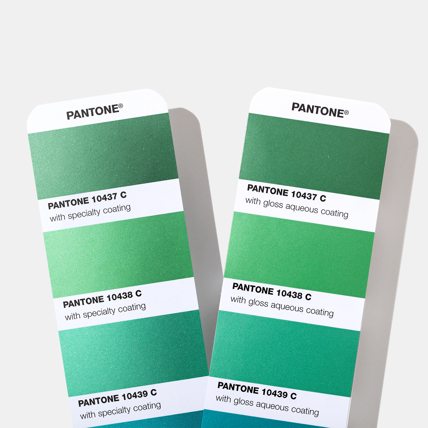 Bộ 1 thanh bảng màu Pantone C Metallics Guide GG1507A mới nhất năm 2020 - 655 màu pha PMS đầu 8 và 10 - có định lượng pha màu theo % - Ngành đồ họa in ấn - Nhập khẩu từ nhà máy PANTONE LLC tại Mỹ