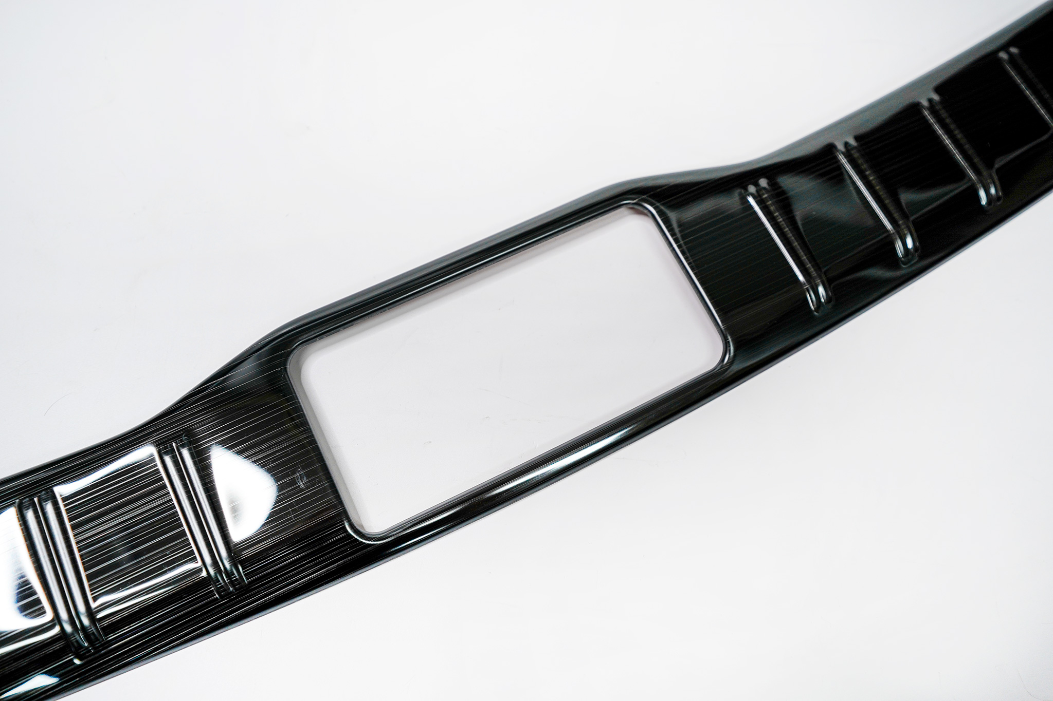 Nẹp Chống Trầy Cốp Trong Lexus RX350 2023+ - Phần Nhựa TITAN