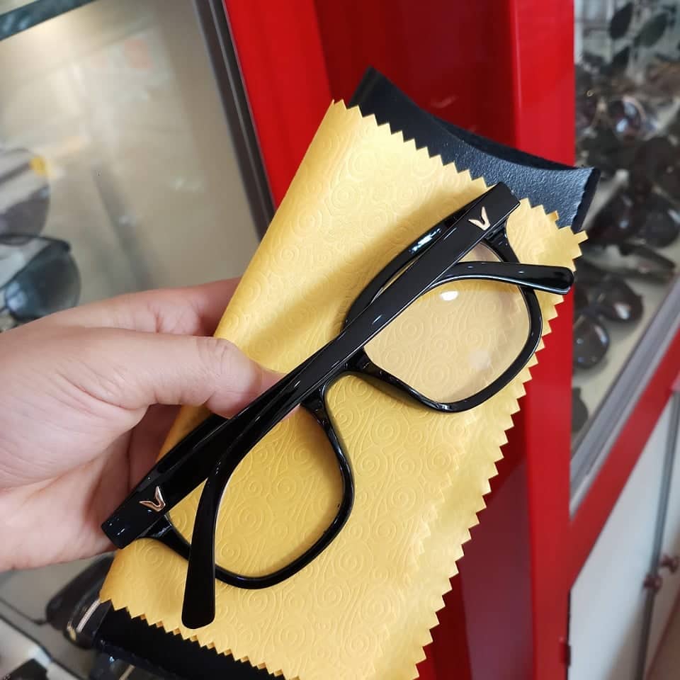 Mắt Kính Nam Nữ Dáng Vuông Chữ V Chất Đẹp