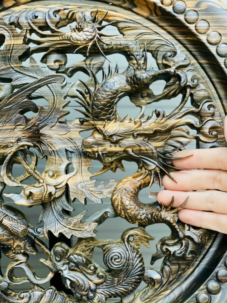 Đĩa điêu khắc tứ linh , trang trí phong thủy hút tài lộc bằng gỗ mun hoa kt mặt rộng 40cao 50 ×16cm