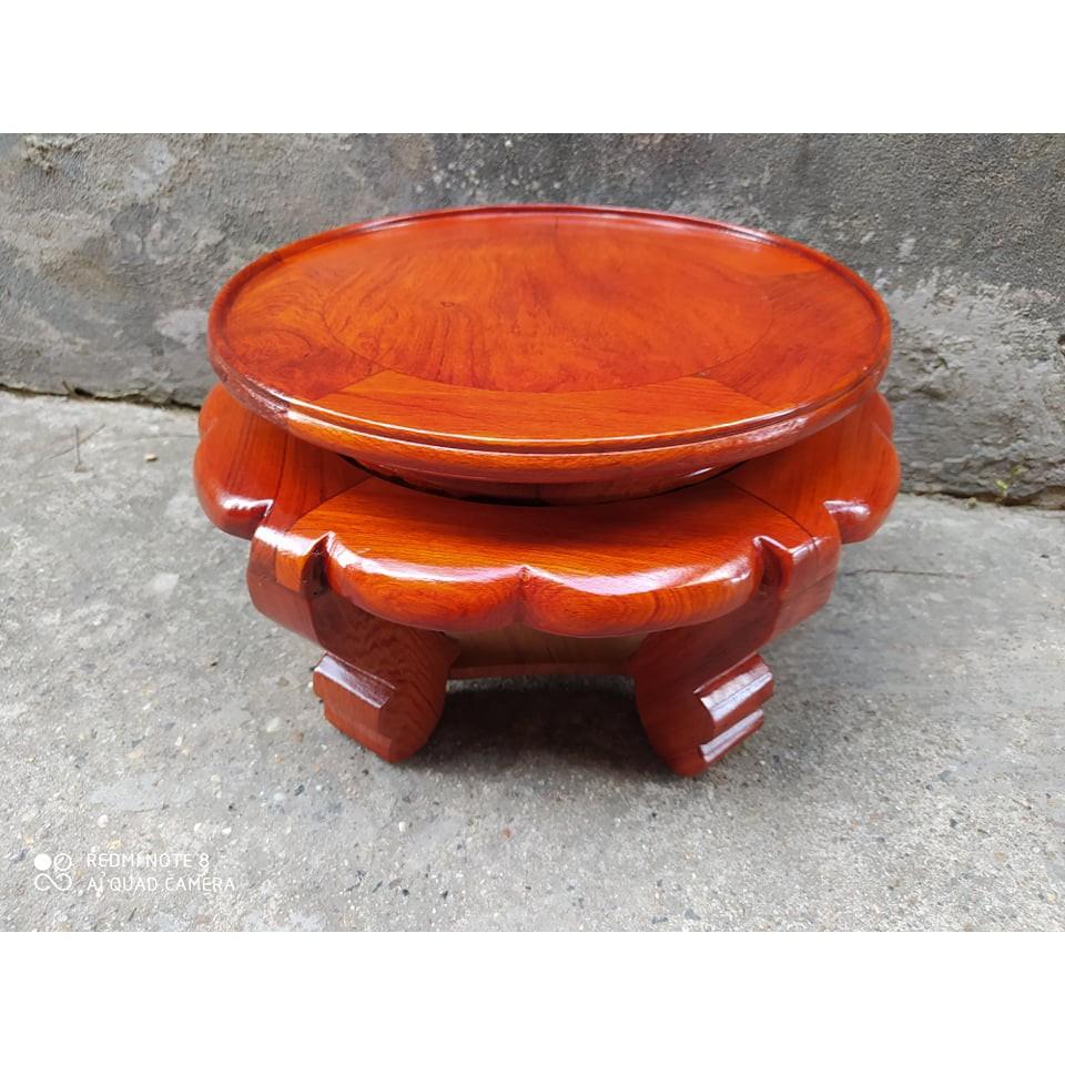 Kỷ váy gỗ hương đá