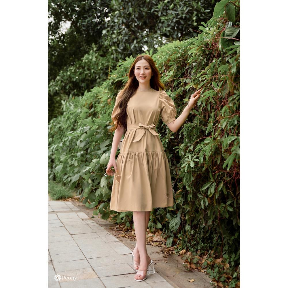 Váy A suông thoải mái, vai bồng rút tiểu thư, cổ tròn, tông be siêu nịnh da, kèm đai rời Peony - LAURIEL DRESS
